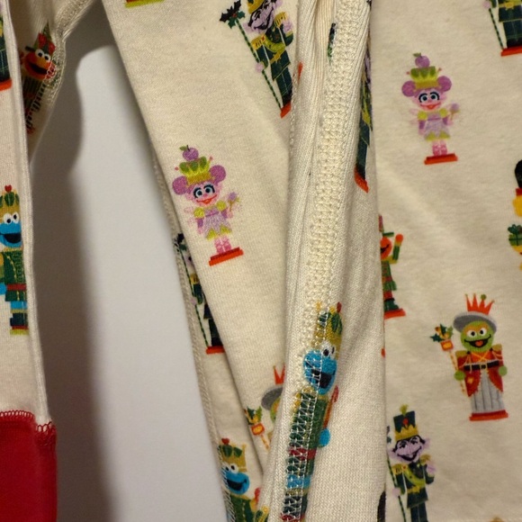 Hanna Andersson Sesame Street Christmas Nutcracker Pajamas - Size 3T - Picture 7 of 7